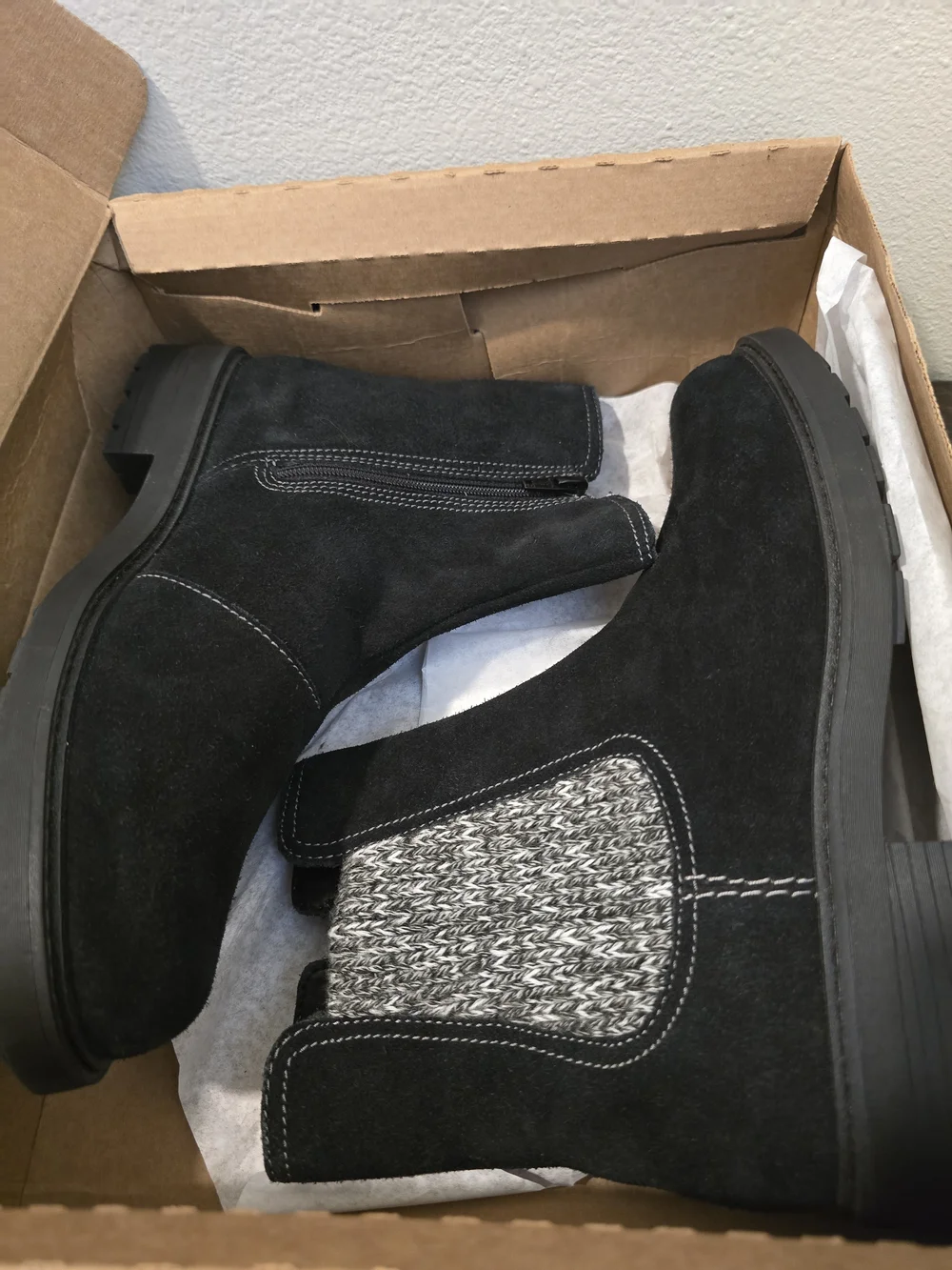 Clarks Opal Sky Women's Black Suede Chelsea Ankle Boots Gray Knit Panel Size 9